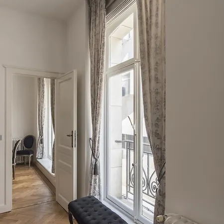 Apartment Roaring 20's Meir Antwerp